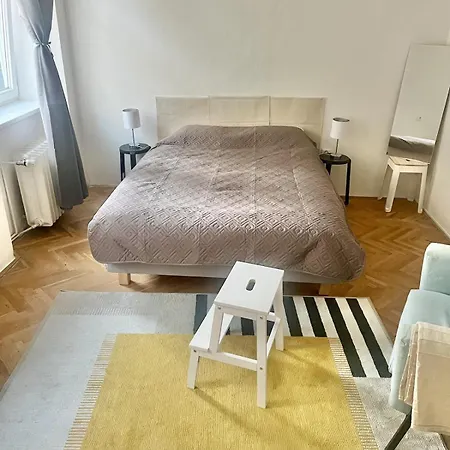 Two Bedroom Centre Pet Friendly With Parking * Prága