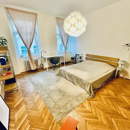 Two Bedroom Centre Pet Friendly With Parking Apartman Prága